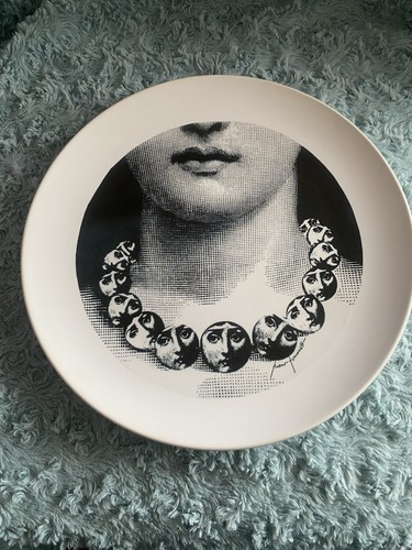 Decorative plate the style - in,